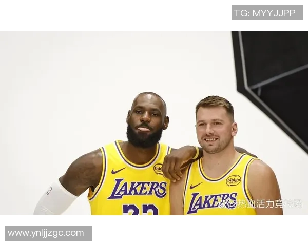 明天湖人对决热火期待精彩对抗揭开新赛季的激烈篇章